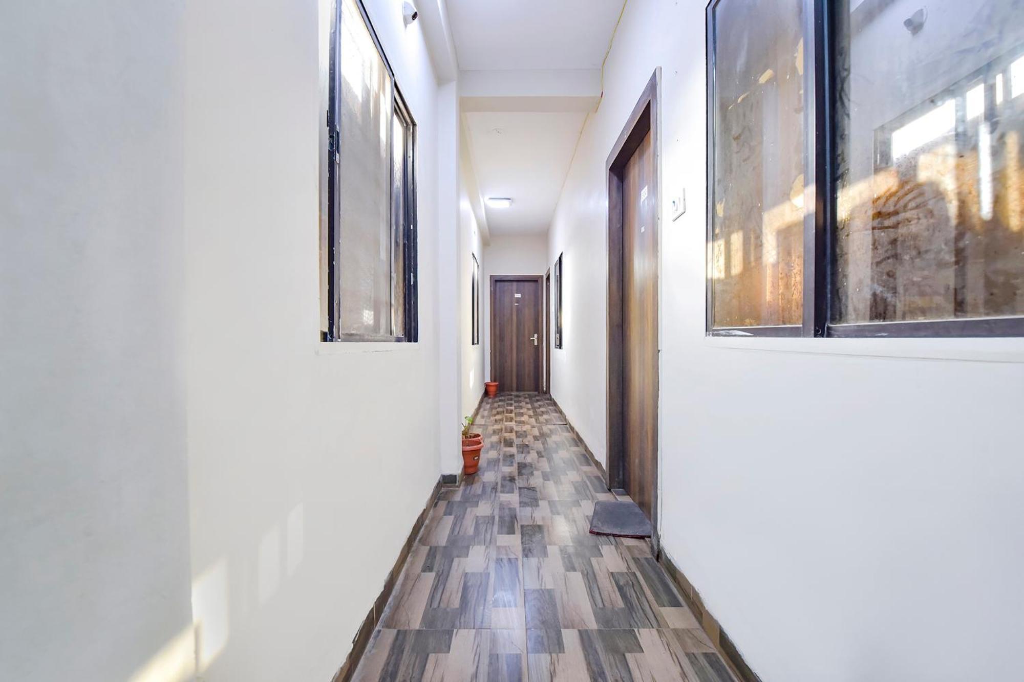 فندق Fabexpress Nishesh Tower اوجاين المظهر الخارجي الصورة